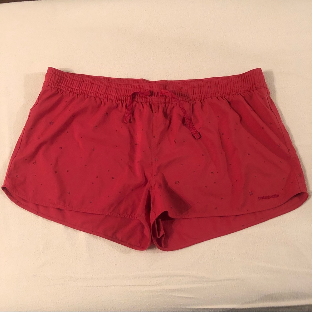 Patagonia XL shorts pink with stars